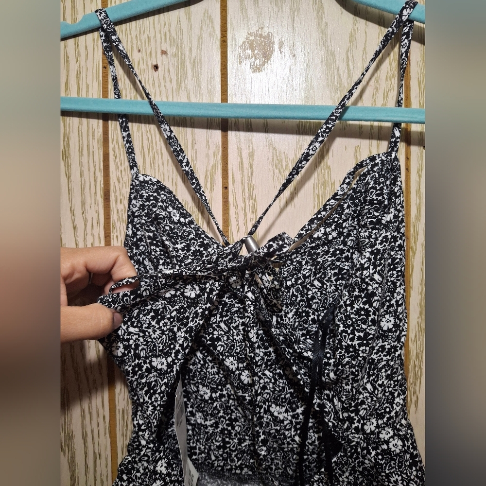 Hollister Black and White Floral Dress - Picture 4 of 9